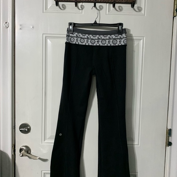 Reversible Lululemon yoga pants 4. - Picture 3 of 7